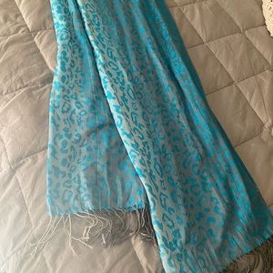 On trend turquoise scarf